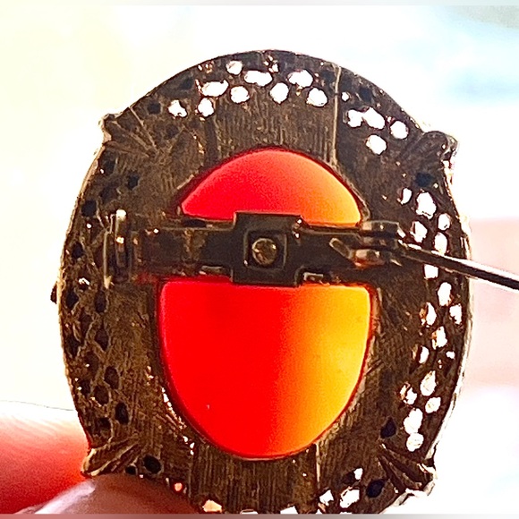 Vintage Hand Carved Shell Cameo 1.5" Brooch Pendant 10.5g Italian Heirloom - Picture 3 of 8